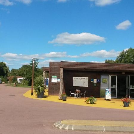 Onlycamp Le Pont Romain Yvré-lʼÉvêque Exterior foto